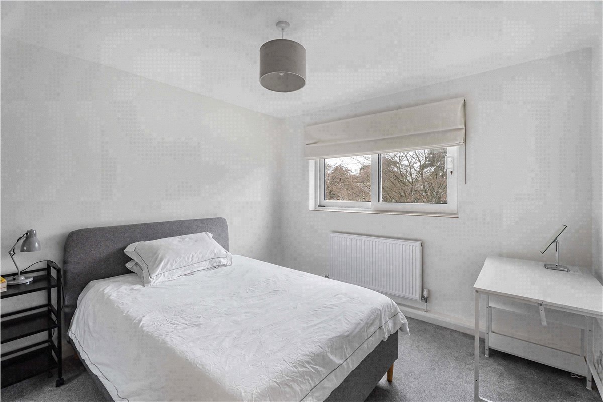 2 bedroom flat, Cunliffe Close, Oxford OX2 - Available