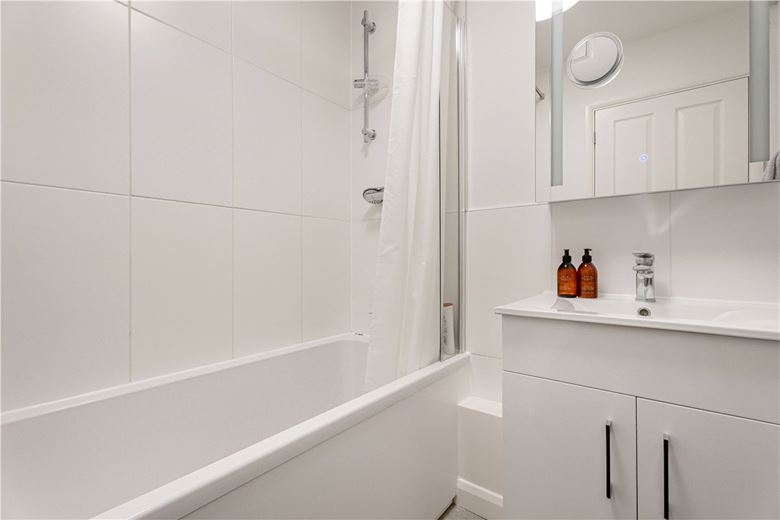 2 bedroom flat, Cunliffe Close, Oxford OX2 - Available