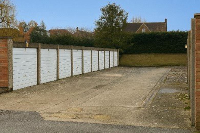 2 bedroom flat, Cunliffe Close, Oxford OX2 - Available