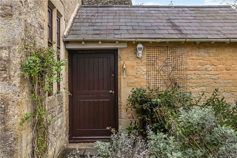 3 bedroom house, Lower End, Ramsden OX7 - Available