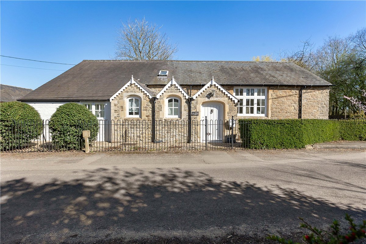 6 bedroom house, Church Road, Hinton Waldrist SN7 - Available
