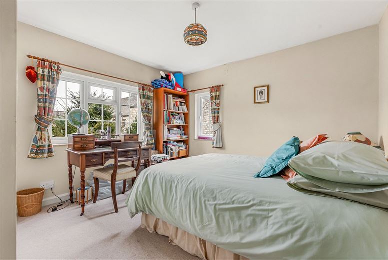 4 bedroom house, Guildenford, Burford OX18 - Available
