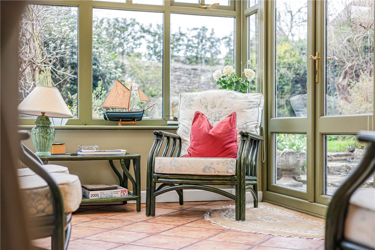 4 bedroom house, Guildenford, Burford OX18 - Available