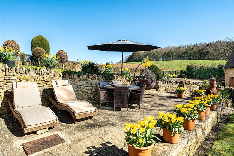 4 bedroom cottage, Taston, Chipping Norton, OX7 - Available