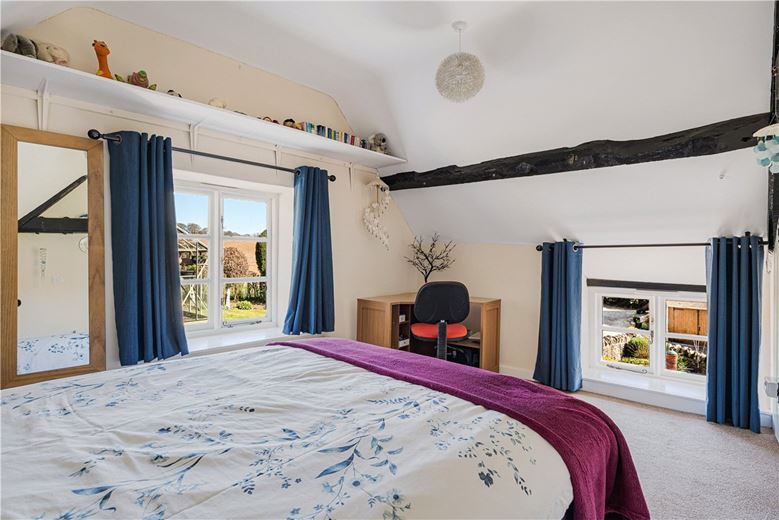 4 bedroom cottage, Taston, Chipping Norton, OX7 - Available