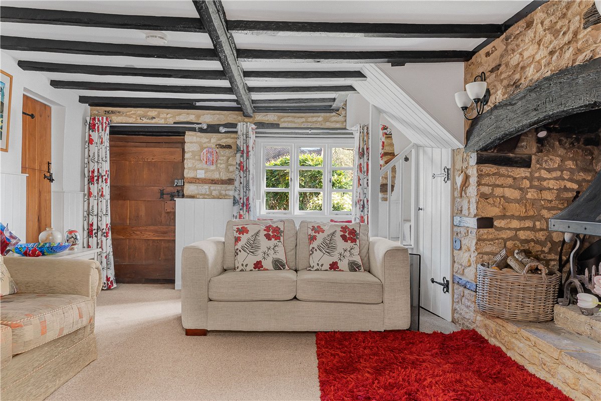 4 bedroom cottage, Taston, Chipping Norton, OX7 - Available