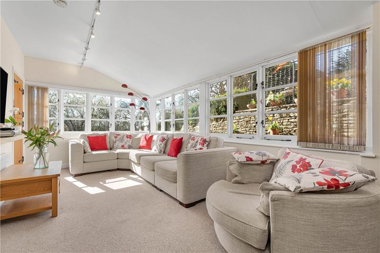 4 bedroom cottage, Taston, Chipping Norton, OX7 - Available