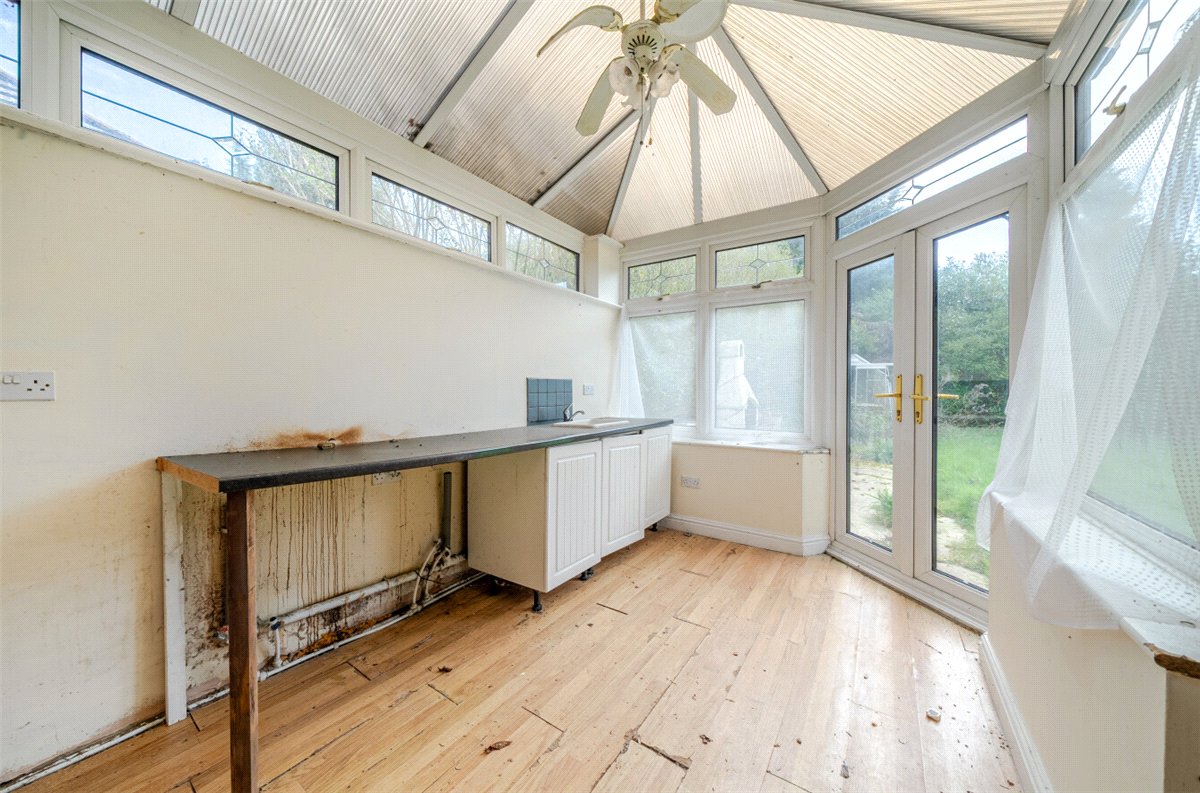 2 bedroom bungalow, Chester Road, Preston Brook WA7 - Available