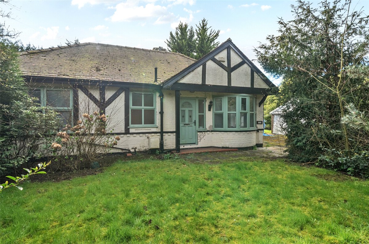 2 bedroom bungalow, Chester Road, Preston Brook WA7 - Available