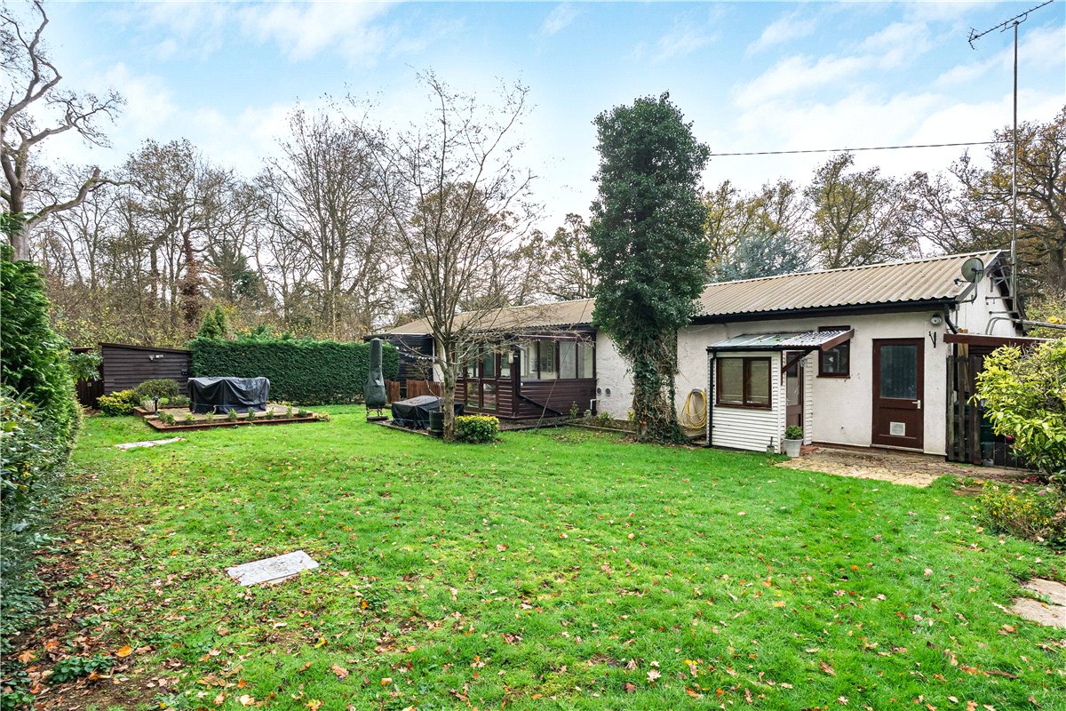 6 bedroom development plot, Oakley Wood, Benson OX10 - Available