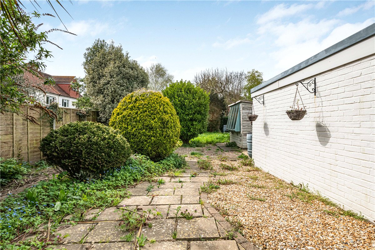 3 bedroom bungalow, Yapton Lane, Walberton BN18 - Available