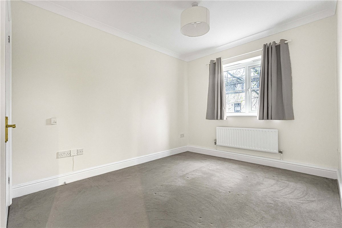 2 bedroom flat, Grandpont Place, Longford Close OX1 - Available