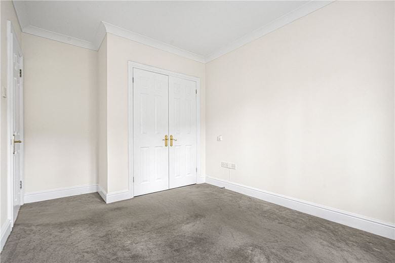 2 bedroom flat, Grandpont Place, Longford Close OX1 - Available