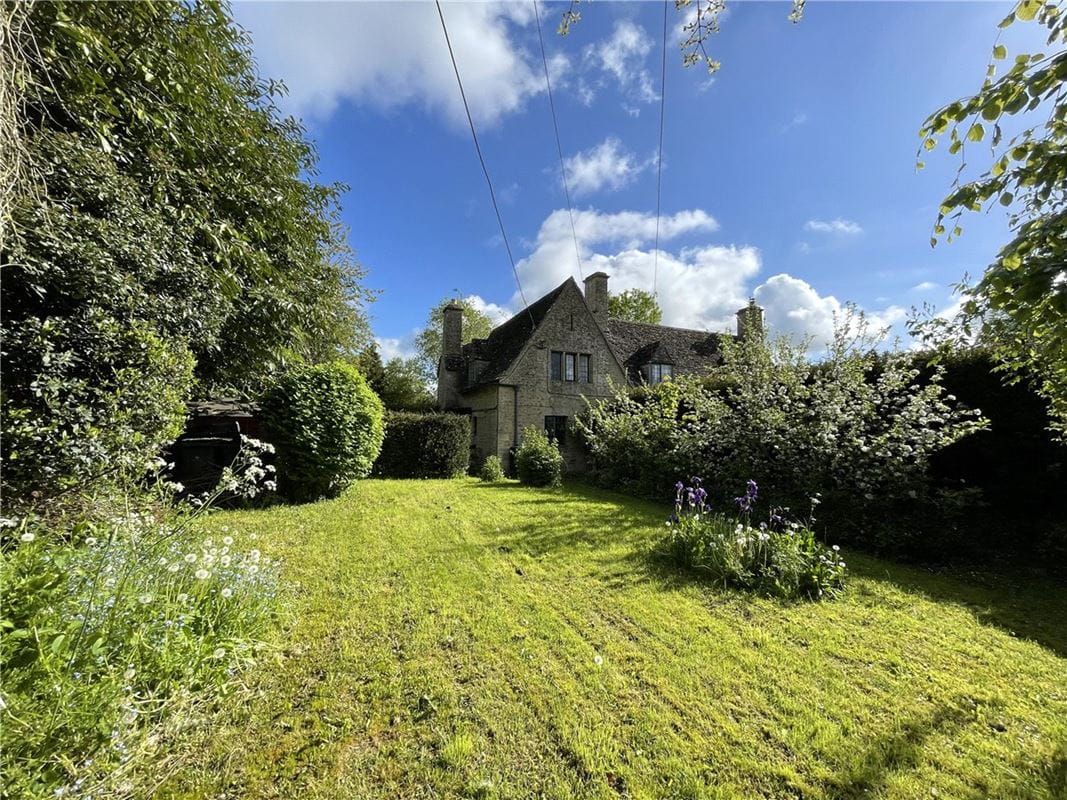 3 bedroom cottage, Manor Cottages, Kelmscott GL7