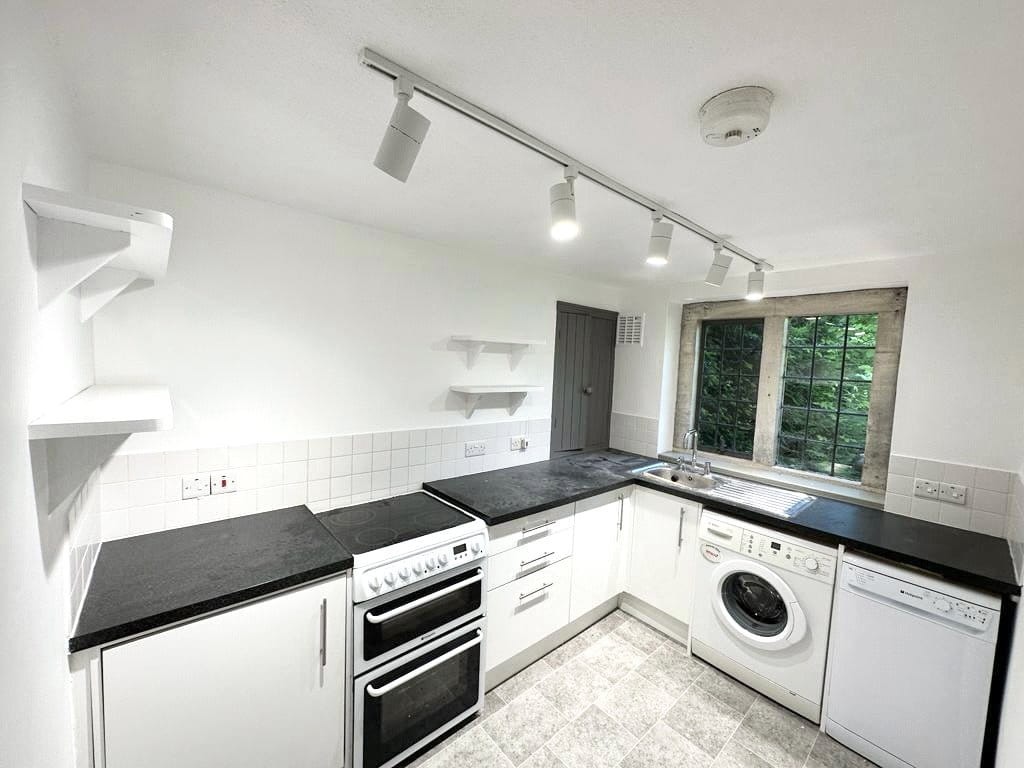 3 bedroom cottage, Manor Cottages, Kelmscott GL7