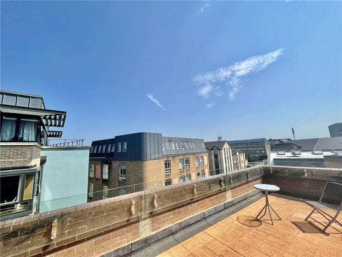 1 bedroom flat, Staincross House, Albion Place OX1
