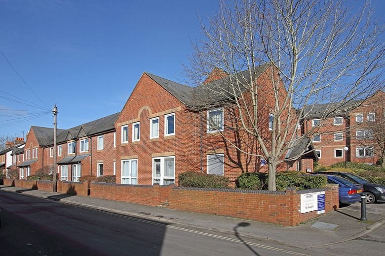 1 bedroom flat, Osney Mews, Henry Road OX2 - Let Agreed