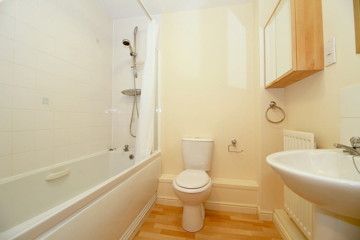 2 bedroom flat, Staniland Court, Abingdon OX14 - Available