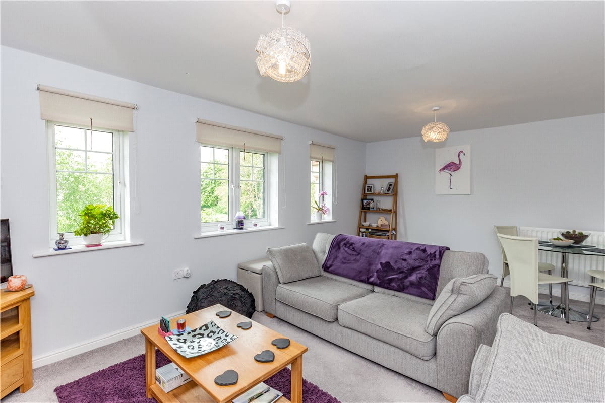 2 bedroom flat, Staniland Court, Abingdon OX14 - Available