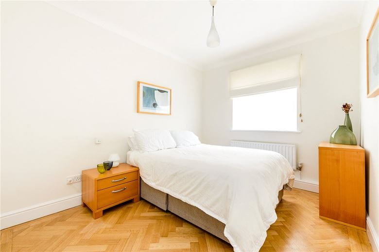 2 bedroom flat, Grandpont Place, Long Ford Close OX1 - Under Offer