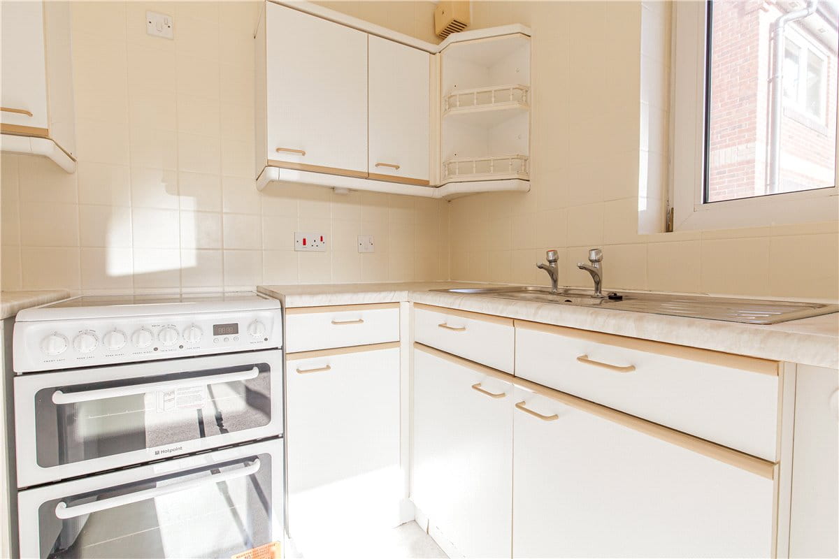 1 bedroom flat, Osney Mews, Henry Road OX2 - Let Agreed