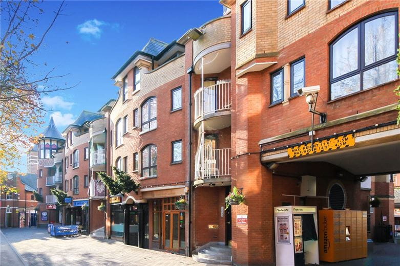 1 bedroom flat, The Chilterns, Gloucester Green OX1 - Available