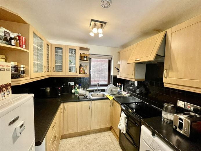 1 bedroom flat, The Chilterns, Gloucester Green OX1 - Available