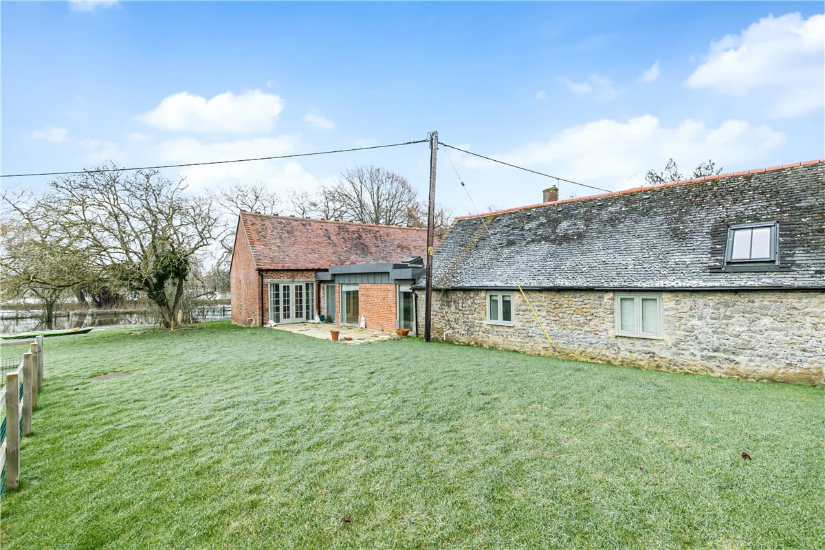 3 bedroom house, Overford Farm, Wytham OX2 - Available