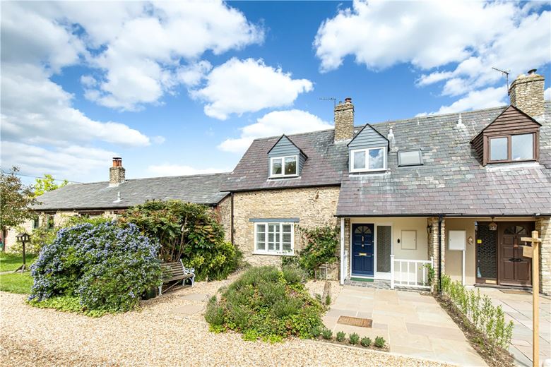 3 bedroom house, Home Farm Close, Chesterton OX26