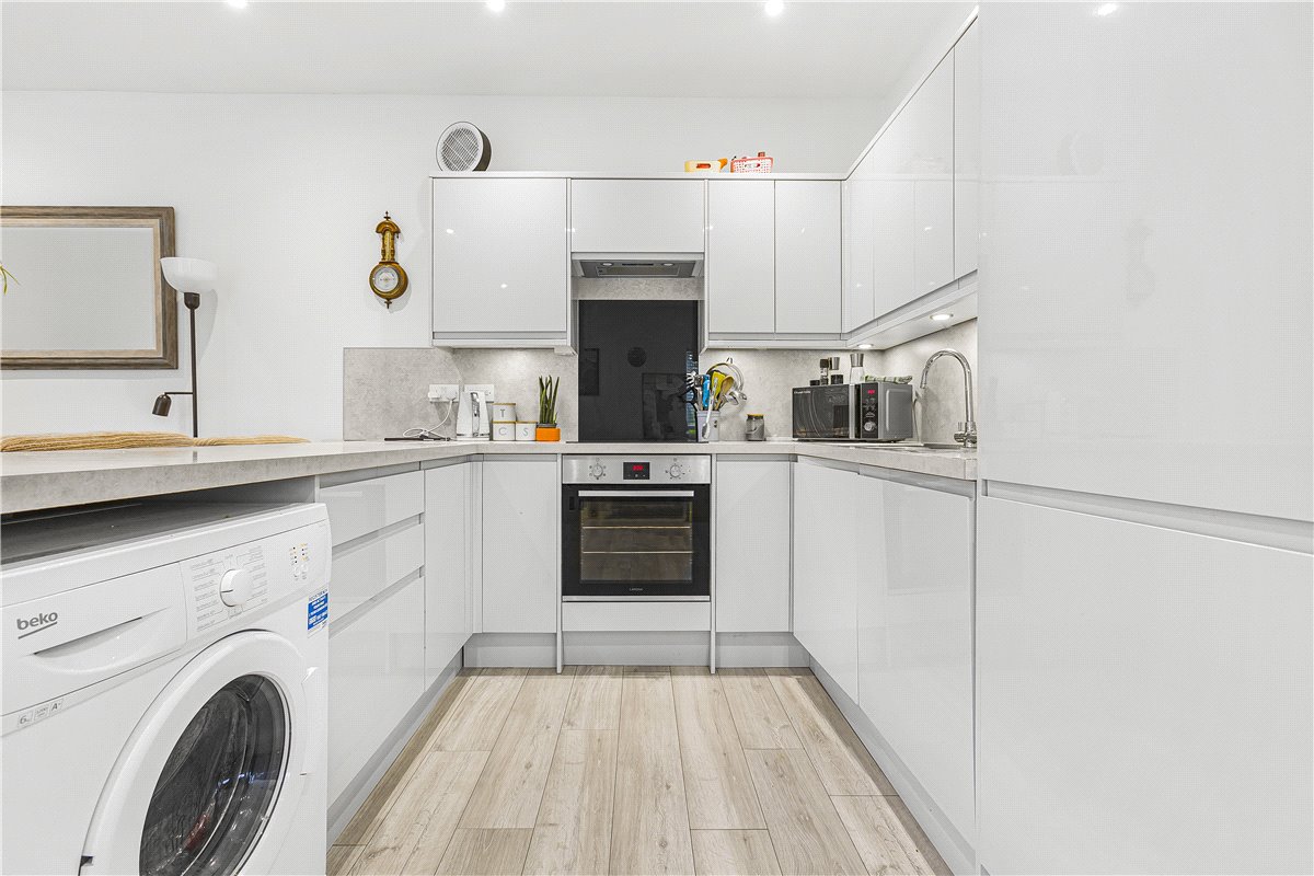 2 bedroom flat, The Coach House, Little Baldon OX44 - Let Agreed