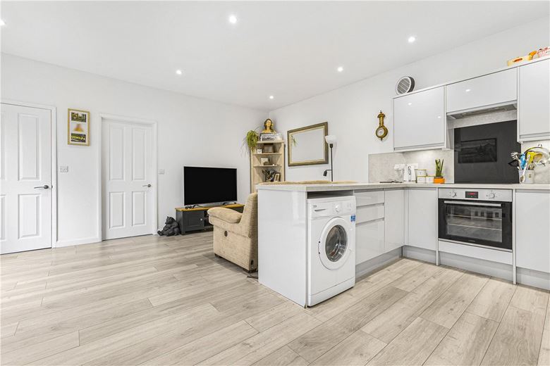 2 bedroom flat, The Coach House, Little Baldon OX44 - Let Agreed