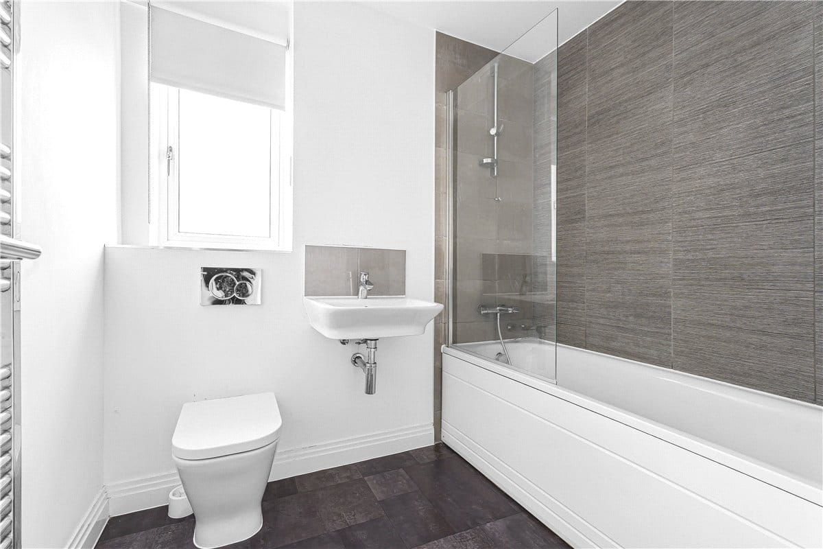 3 bedroom house, Butcher Crescent, Glebe Farm MK17 - Available