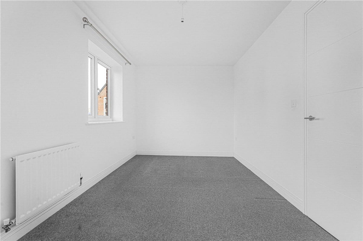 3 bedroom house, Butcher Crescent, Glebe Farm MK17 - Available