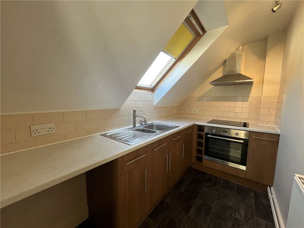 1 bedroom flat, High Street, Whitchurch on Thames RG8 - Available