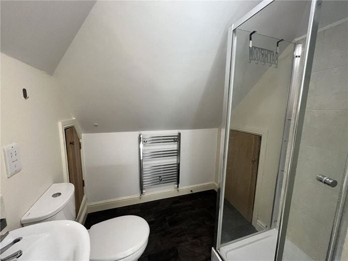 1 bedroom flat, High Street, Whitchurch on Thames RG8 - Available