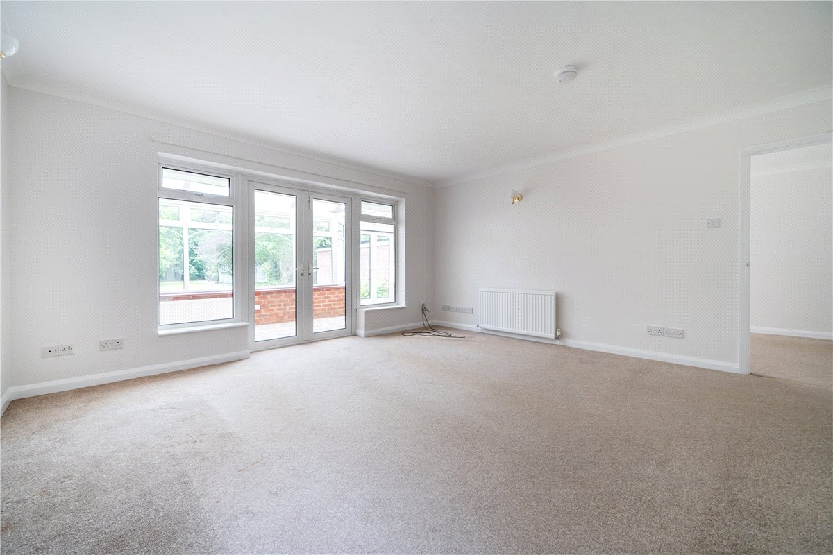 3 bedroom bungalow, Nash Lee Lane, Wendover HP22 - Available