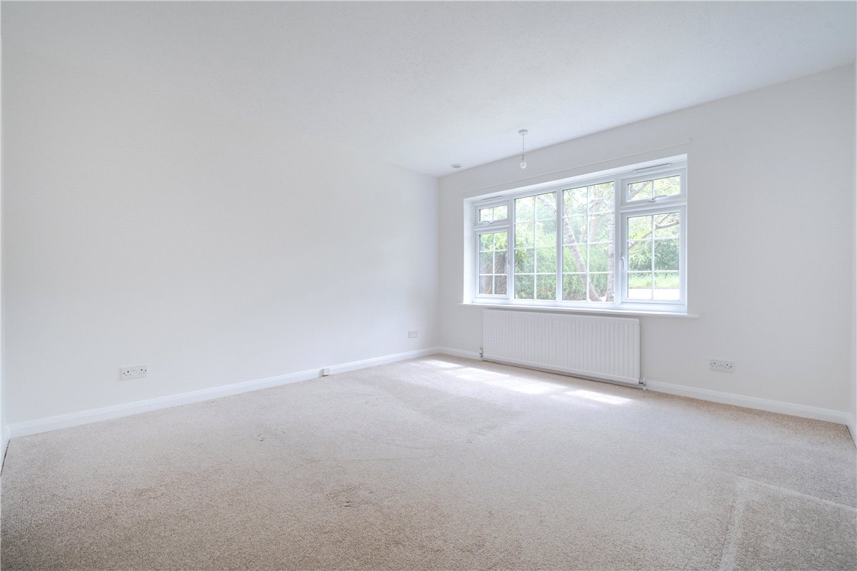 3 bedroom bungalow, Nash Lee Lane, Wendover HP22 - Available