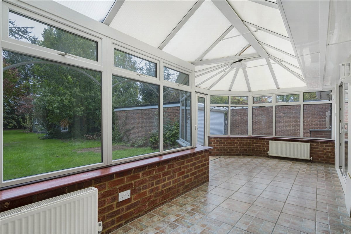 3 bedroom bungalow, Nash Lee Lane, Wendover HP22 - Available