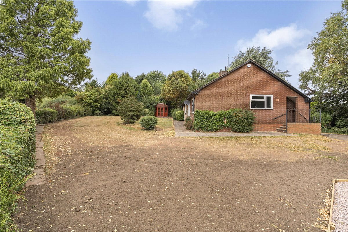 4 bedroom bungalow, Darnford Lane, Whittington WS14 - Let Agreed