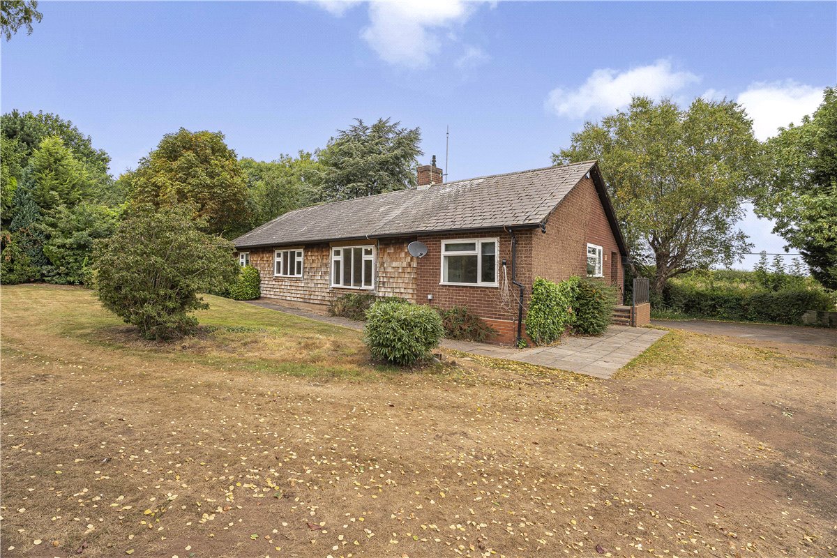 4 bedroom bungalow, Darnford Lane, Whittington WS14 - Let Agreed