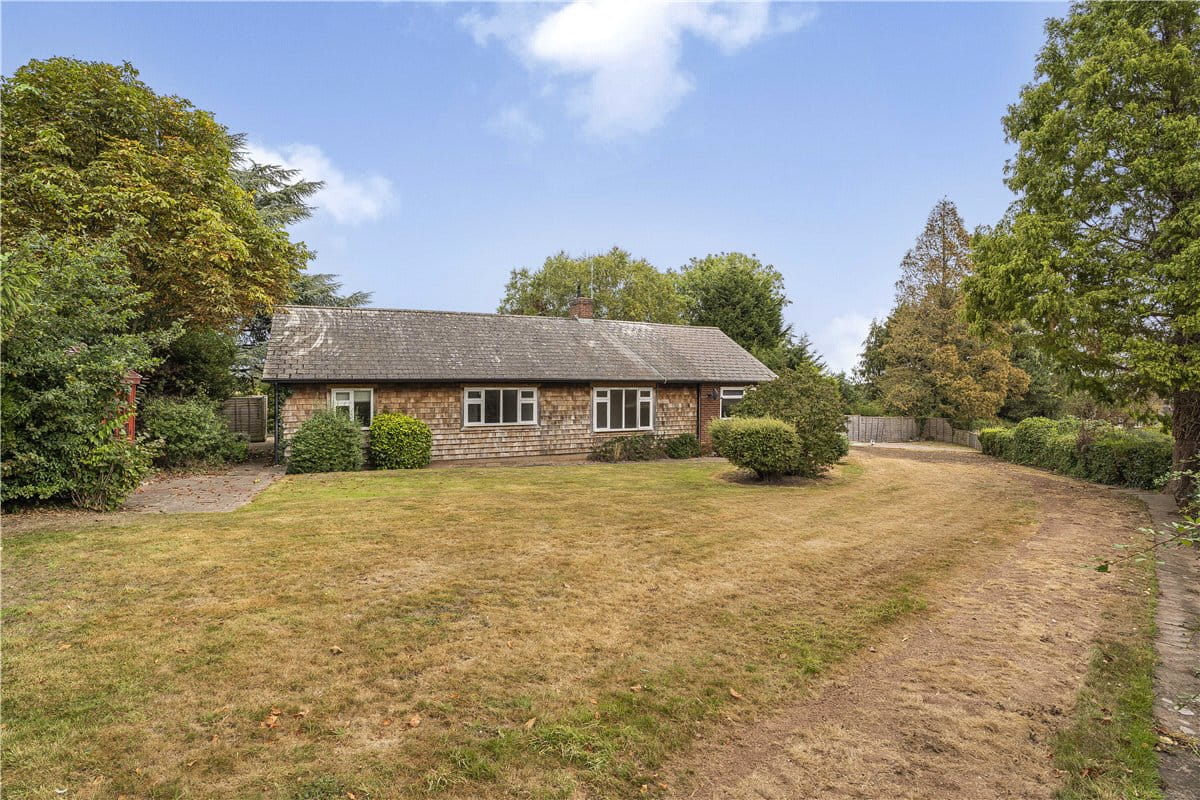 4 bedroom bungalow, Darnford Lane, Whittington WS14 - Let Agreed