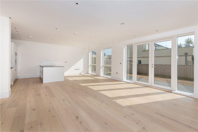 2 bedroom flat, Granville Court, Granville Road BA1 - Let Agreed