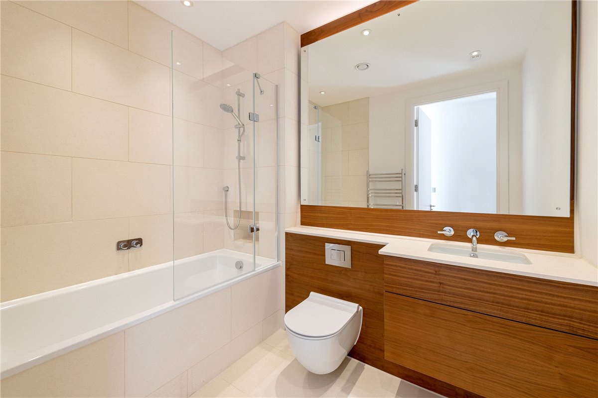 2 bedroom flat, Granville Court, Granville Road BA1 - Let Agreed