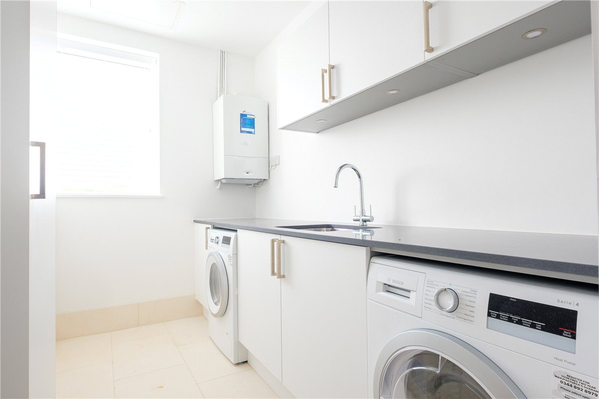 3 bedroom flat, Granville Court, Granville Road BA1