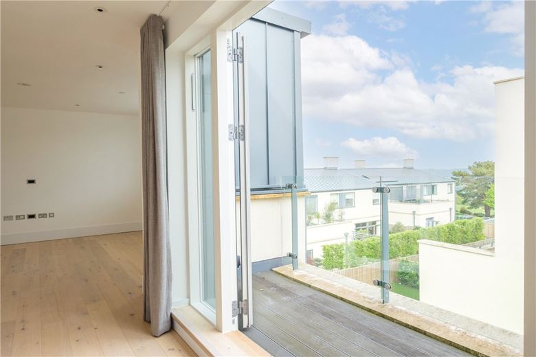 3 bedroom flat, Granville Court, Granville Road BA1