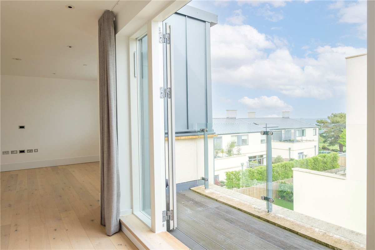 3 bedroom flat, Granville Court, Granville Road BA1