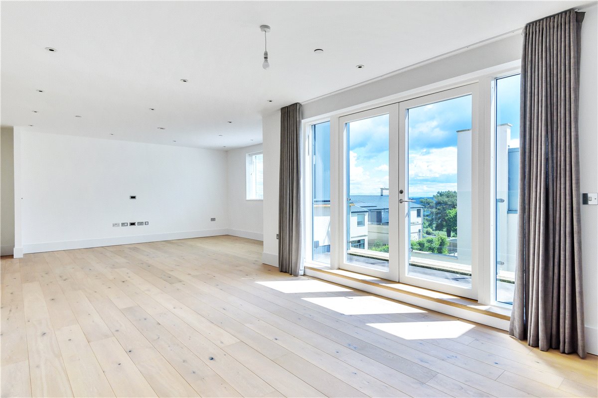 3 bedroom flat, Granville Court, Granville Road BA1