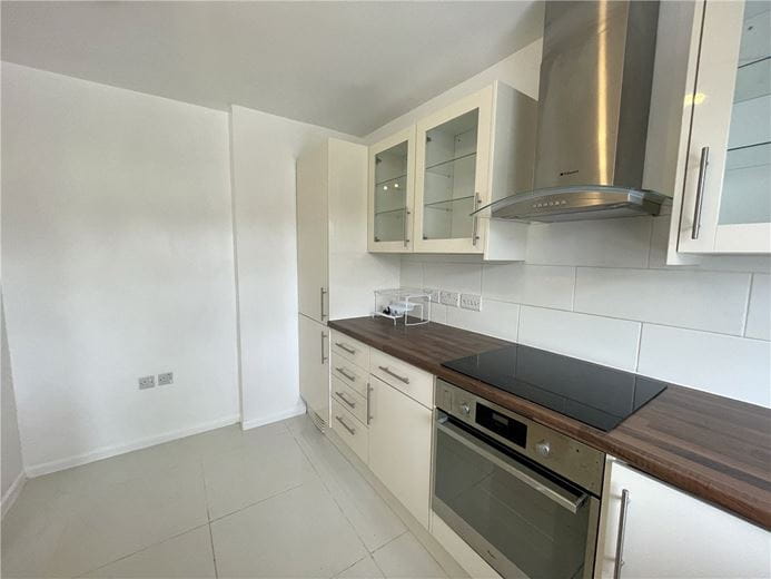 2 bedroom flat, Lime Walk, Headington OX3 - Available