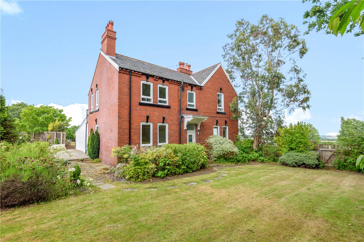 5 bedroom house, Holmsley Lane, Brierley S72 - Let Agreed