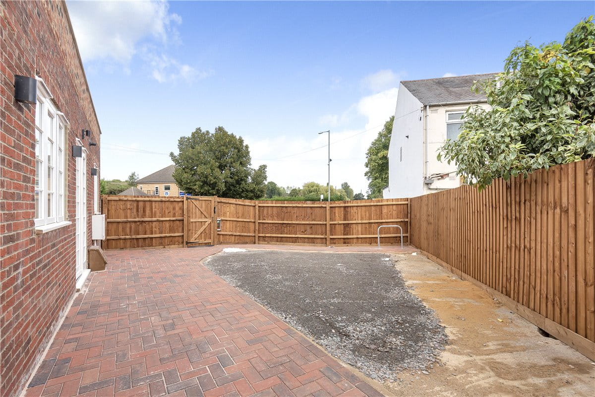 1 bedroom flat, Kingsley Road, Northampton NN2